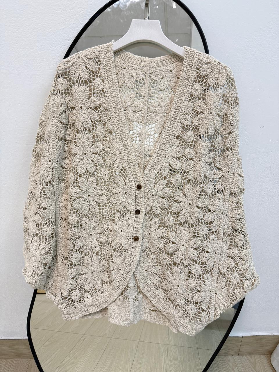SACO CROCHET CON BOTON