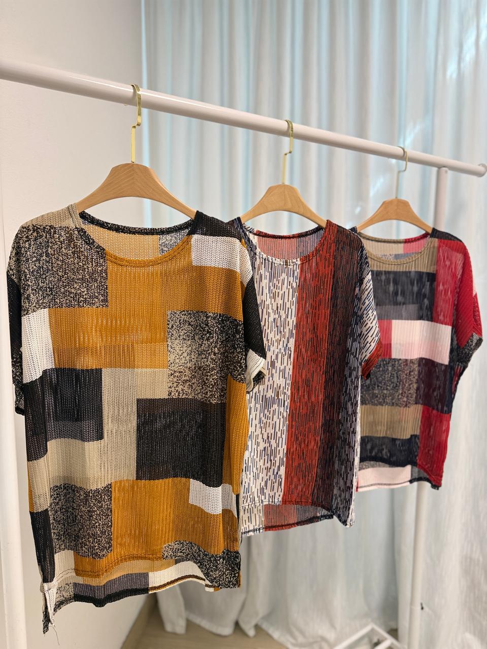 BLUSA TEJIDO MESH LISO CON TAJO